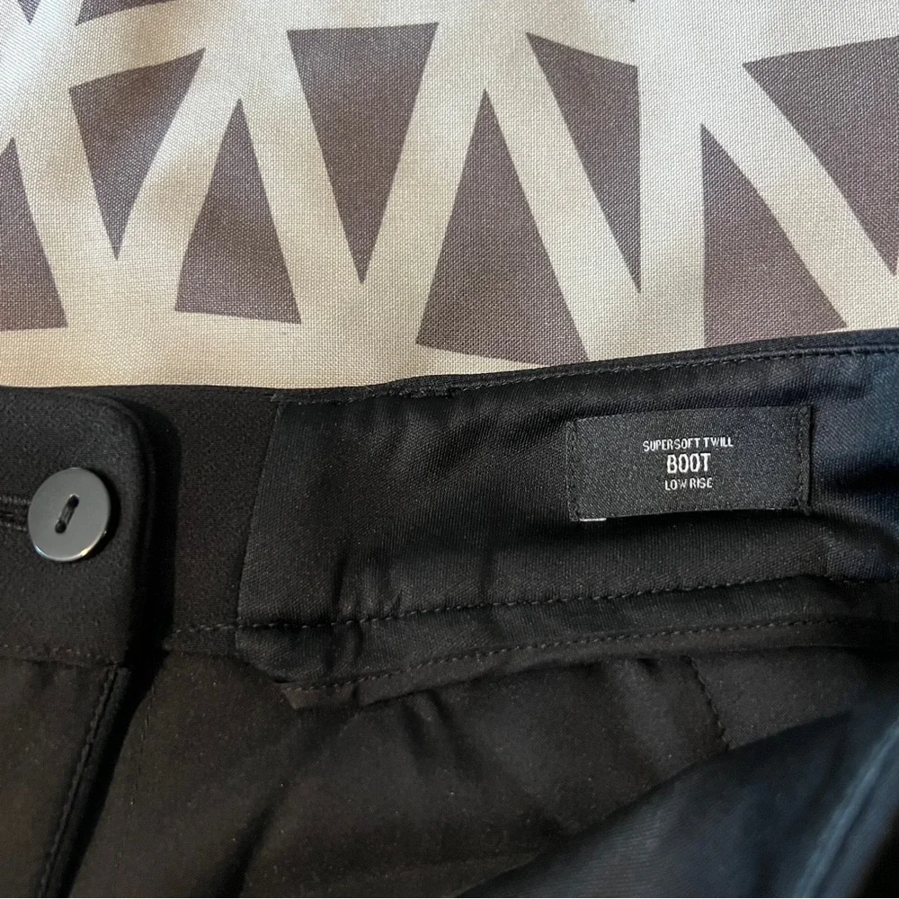 Express Supersoft Twill Stretch Black Low Rise Bootcut Pants NWT Size 6 Short - Picture 9 of 15